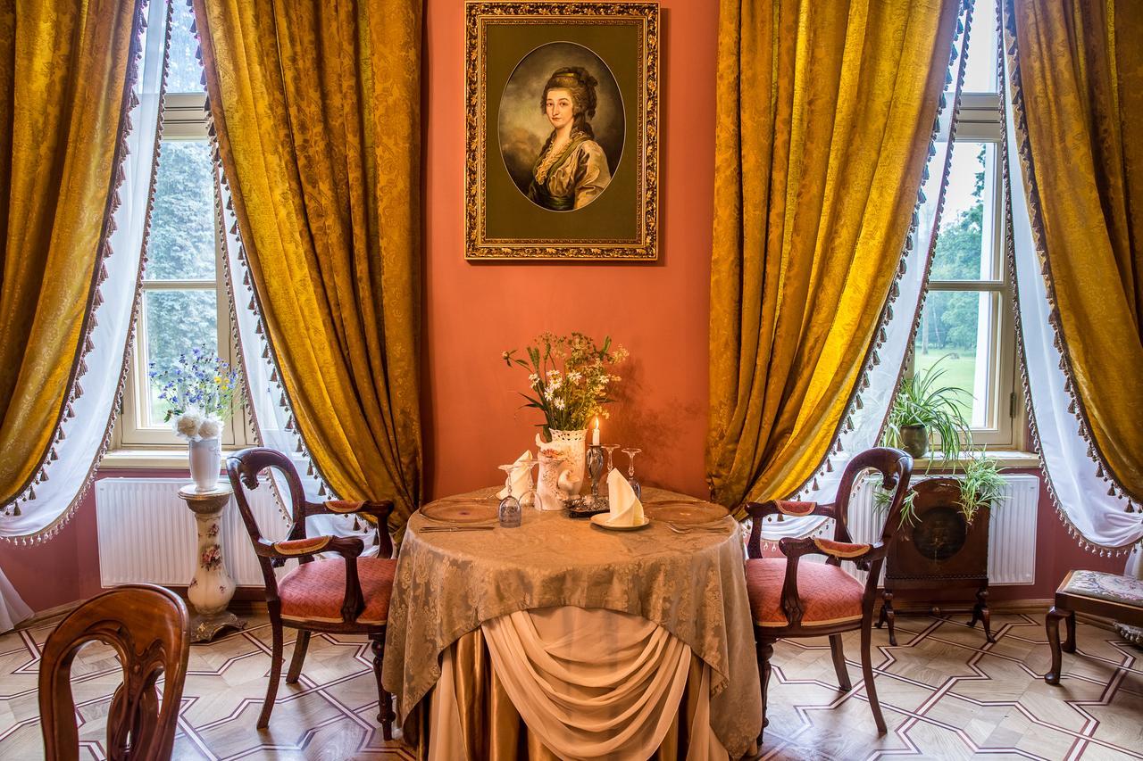 Pakruojis Manor'S Palace Boutique Hotel Exterior photo